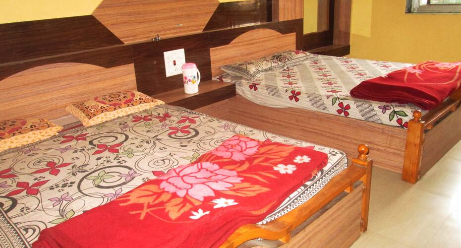 Kolkatta Guest House, Omkareshwar 5